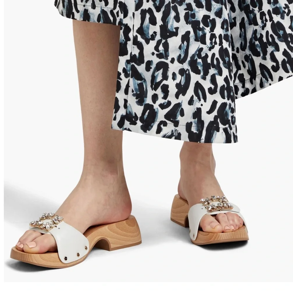 ROGER VIVIER Viv crystal statement Clogs leather Mule In white